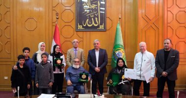 محافظ الإسماعيلية يكرم أبطال المحافظة الحاصلين على بطولات عالمية