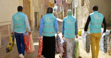 جهود مكثفة لصناع الخير فى توفير البطاطين للأسر الأولى بالرعاية فى الفيوم