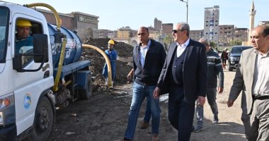 محافظ الغربية يتفقد معالجة مشكلات الصرف الصحى بالمستعمرة فى المحلة