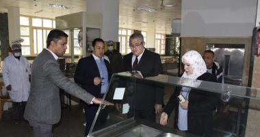 نائب رئيس جامعة عين شمس يجرى زيارة تفقدية للمدينة الجامعية طالبات.. صور