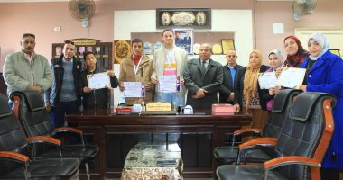 تعليم سوهاج تكرم الفائزين بمسابقتى "تحدى علوم المستقبل" و"مواهب مصرية"