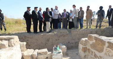 محافظ بنى سويف يتفقد أعمال البعثة المصرية الروسية لاستكمال أعمال التوثيق بمعبد بطليموس الثانى