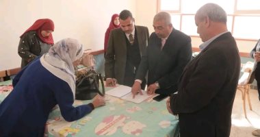 وكيل تعليم الوادى الجديد يناقش استعداد المدارس لامتحانات النقل