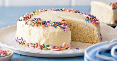 طريقة عمل الكيك مع أطفالك للاحتفال برأس السنة