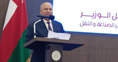 وزير الصناعة والنقل يشارك في منتدى الأعمال المصري العماني بمسقط