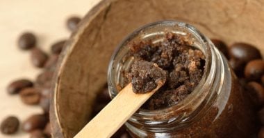 وصفات طبيعية لتنعيم البشرة والتخلص من الجلد الميت.. مكوناتها متوفرة بمنزلك