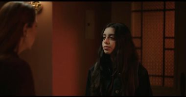 ياسمينا العبد تكتشف خيانة والدتها فى مسلسل ميد ترم