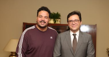 وزير الثقافة يبحث التعاون الفني مع الفنان مصطفى غريب لدعم الإبداع الشبابي