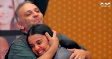 المتسابقة حور تامر تبكي لجنة تحكيم كاستنج وتفاجئ والدها بأغنية بنت أبويا