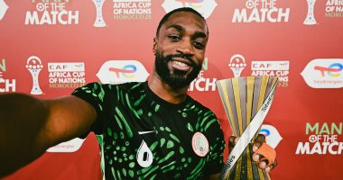 سيمي أجايى يتوج بجائزة رجل المباراة بعد قيادة نيجيريا للفوز على تنزانيا