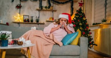 تسبب العطس والحساسية.. ما هى متلازمة شجرة الكريسماس وطرق الوقاية