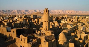 حفاظا عليها لصالح الأجيال القادمة وميكنة معالمها.. بدء أعمال مشروع التوثيق الرقمى للمواقع الأثرية بالوادى الجديد بدعم اليونسكو.. البدء بقرية القصر الإسلامية بتقديم الدعم اللازم للحفاظ على الإرث الثقافى.. صور