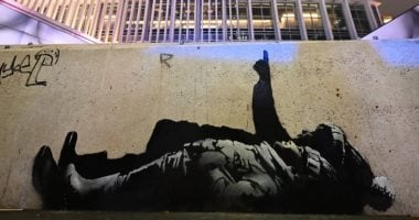 بانكسى.. الظل الذى يطارد جدران العالم لا يزال مجهولا