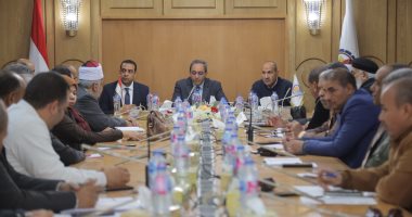 محافظ قنا يتابع الاستعدادات النهائية لجولة إعادة انتخابات مجلس النواب