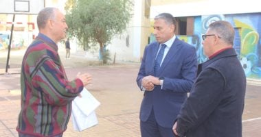 وكيل وزارة التعليم بالجيزة يتفقد أعمال المطبعة السرية فى بولاق الدكرور