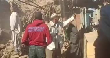 جانب من الإنهيارات المتكررة للمنازل المتهالكة بقرية الدير