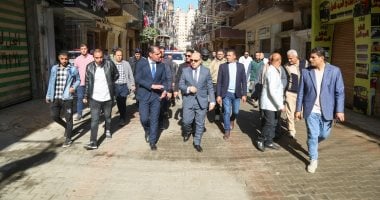 محافظ كفر الشيخ يطلق مبادرة كفر الشيخ بتنور ويتفقد رصف 10 شوارع بالإنترلوك