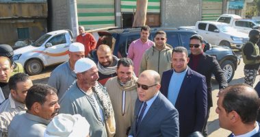 محافظ كفر الشيخ يستمع لشكاوى وطلبات المواطنين بعدد من القرى