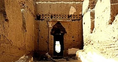 جدران قلعة عين اللبخة الأثرية