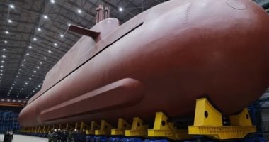 غواصة تعمل بالطاقة النووية 