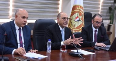 وزير العمل يشهد اختبارات برنامج "سفراء العمل" بعد تقدم 1117 طلب التحاق