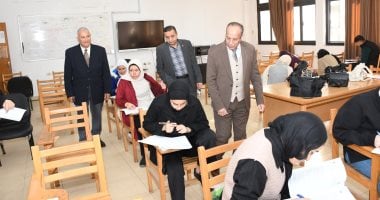 انطلاق امتحانات الفصل الدراسى الأول بكلية الألسن بجامعة قناة السويس وسط انتظام