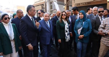 وزيرة التنمية المحلية ومحافظ بورسعيد يتفقدان نموذج تطوير أسواق الحميدى