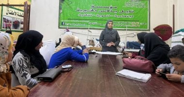 دعم 20 فتاة وسيدة بورش عمل حول أساسيات الخياطة والتفصيل بالأقصر.. صور