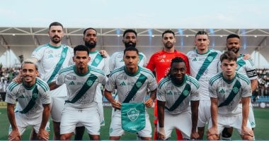 الأهلي السعودي يسقط أمام الفتح