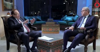 علي ناصر محمد يدعو لعقد مؤتمر شامل لإنهاء الحرب في اليمن وتحقيق الاستقرار الإقليمي