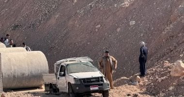 إصابة شخصين في حادث انقلاب سيارة ربع نقل بقنا