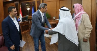 محافظ السويس يستقبل مشايخ وعواقل القبائل لبحث الخدمات المقدمة للمواطنين