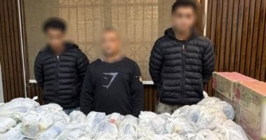 ضبط أنصار مرشحة يوزعون سلع غذائية بإمبابة