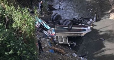 جواتيمالا.. سقوط حافلة فى وادٍ ومقتل 15 راكبًا وإصابة 19 آخرين