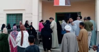 إقبال كثيف للناخبين للإدلاء بأصواتهم في انتخابات البرلمان بقرى مركز سوهاج