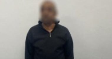 الداخلية تضبط شخص جمع بطاقات الناخبين في الرمل بالإسكندرية