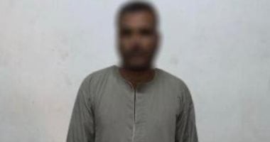 وزارة الداخلية تضبط شخصا يوزع أموالا بمحيط لجان سوهاج