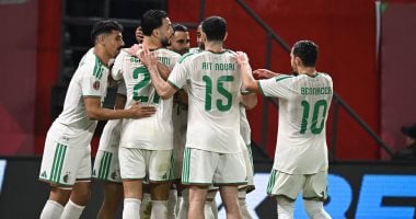 احتفال لاعبو منتخب الجزائر