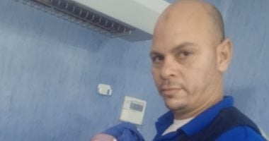 مسعف وسائق يساعدان سيدة على الولادة ببنى سويف