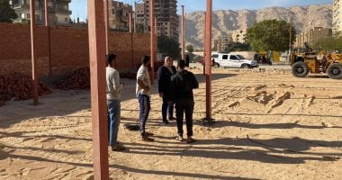 محافظ سوهاج يوجه بسرعة الانتهاء من إنشاء سوق الكوثر الحضرى