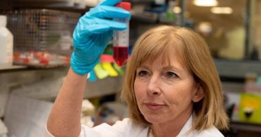 علماء بريطانيون: إتاحة لقاح مضاد للسرطان فى حقنة واحدة خلال 10 سنوات