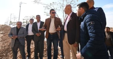 وزير الإسكان يتفقد مشروعى الموقف الإقليمى ومبنى المجمع الشرطى بحدائق العاصمة