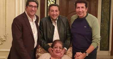 هانى رمزى ووالدته