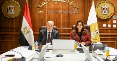 مستشار رئيس الجمهورية يوجه بالتنسيق بين المحافظين وفرق حياة كريمة.. اعرف السبب