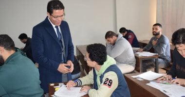 رئيس جامعة بنها يتفقد سير الامتحانات بكلية الهندسة بشبرا
