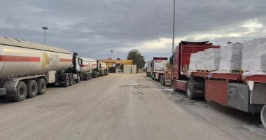 مد غزة بـ207 ألف سلة غذائية و30 ألف قطعة ملابس ضمن قافلة زاد العزة الـ104