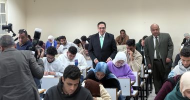 رئيس جامعة القاهرة ونائب التعليم والطلاب يتفقدون لجان امتحانات كليات الجامعة