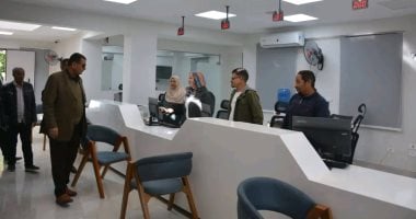 سكرتير عام الوادى الجديد يتابع تشغيل المركز التكنولوجى لخدمات المواطنين