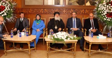 محافظ دمياط يزور كنيسة العذراء مريم لتقديم التهانى بعيد الميلاد المجيد