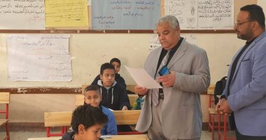 وكيل تعليم الأقصر يتابع برنامج تنمية مهارات اللغة العربية.. صور